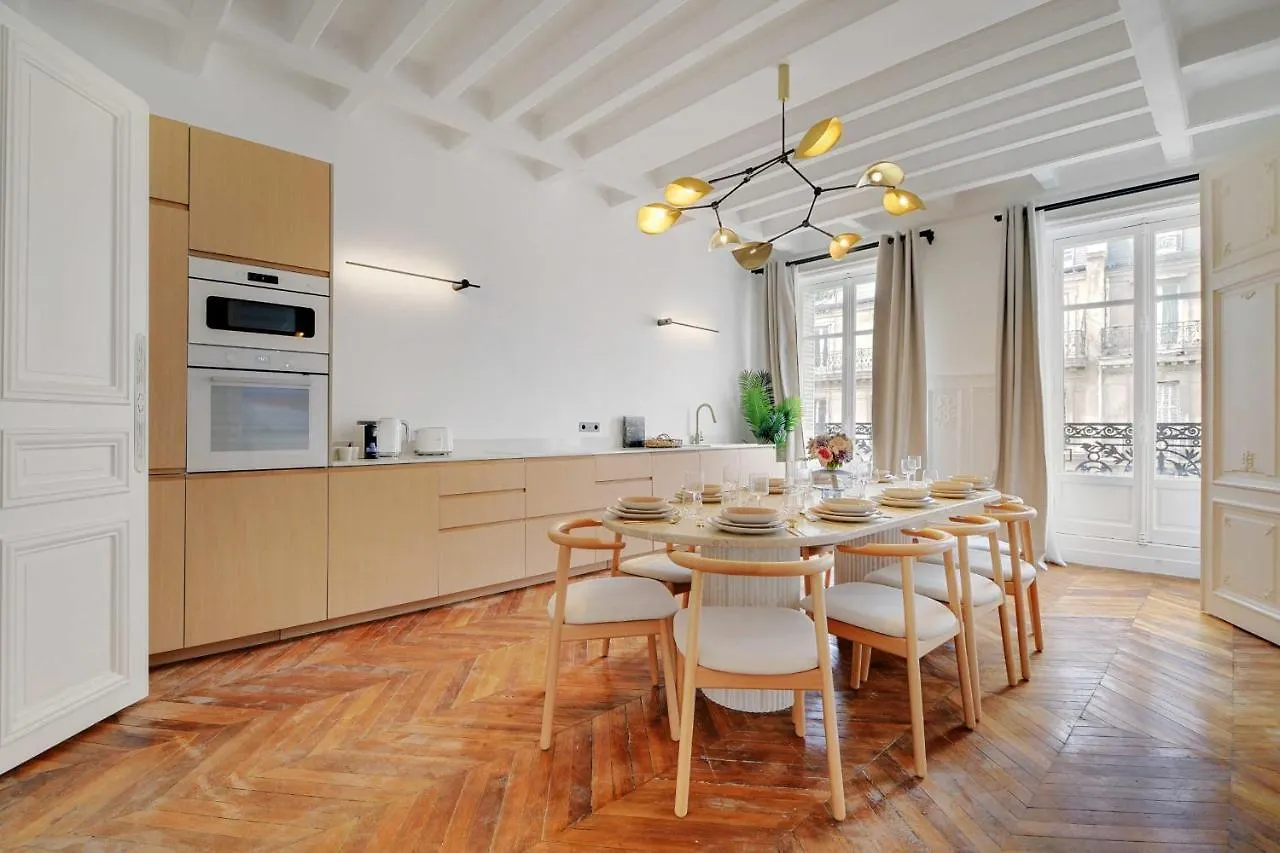 Stunning Property - 4Br-10P - Louvre Париж