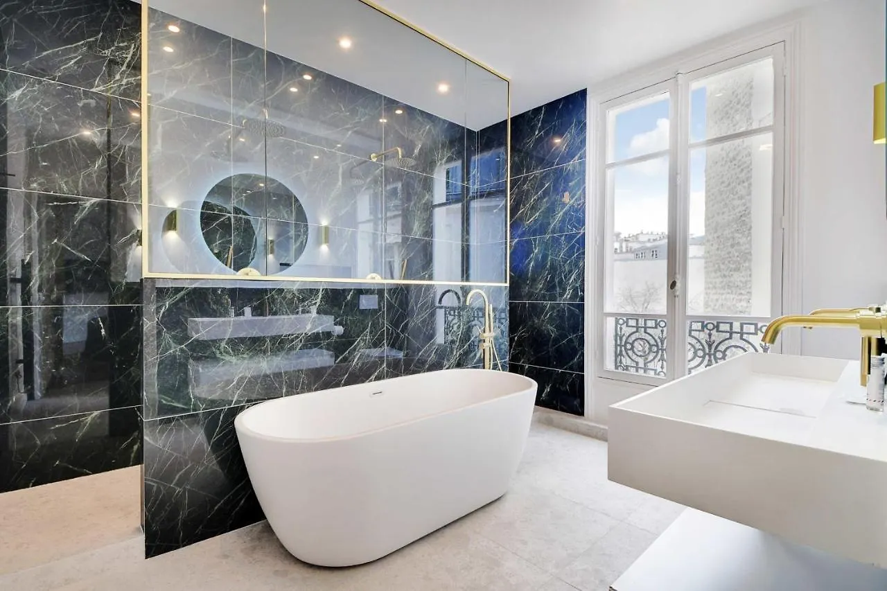Stunning Property - 4Br-10P - Louvre Париж Франция