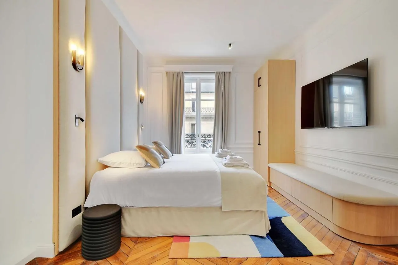 Stunning Property - 4Br-10P - Louvre Париж